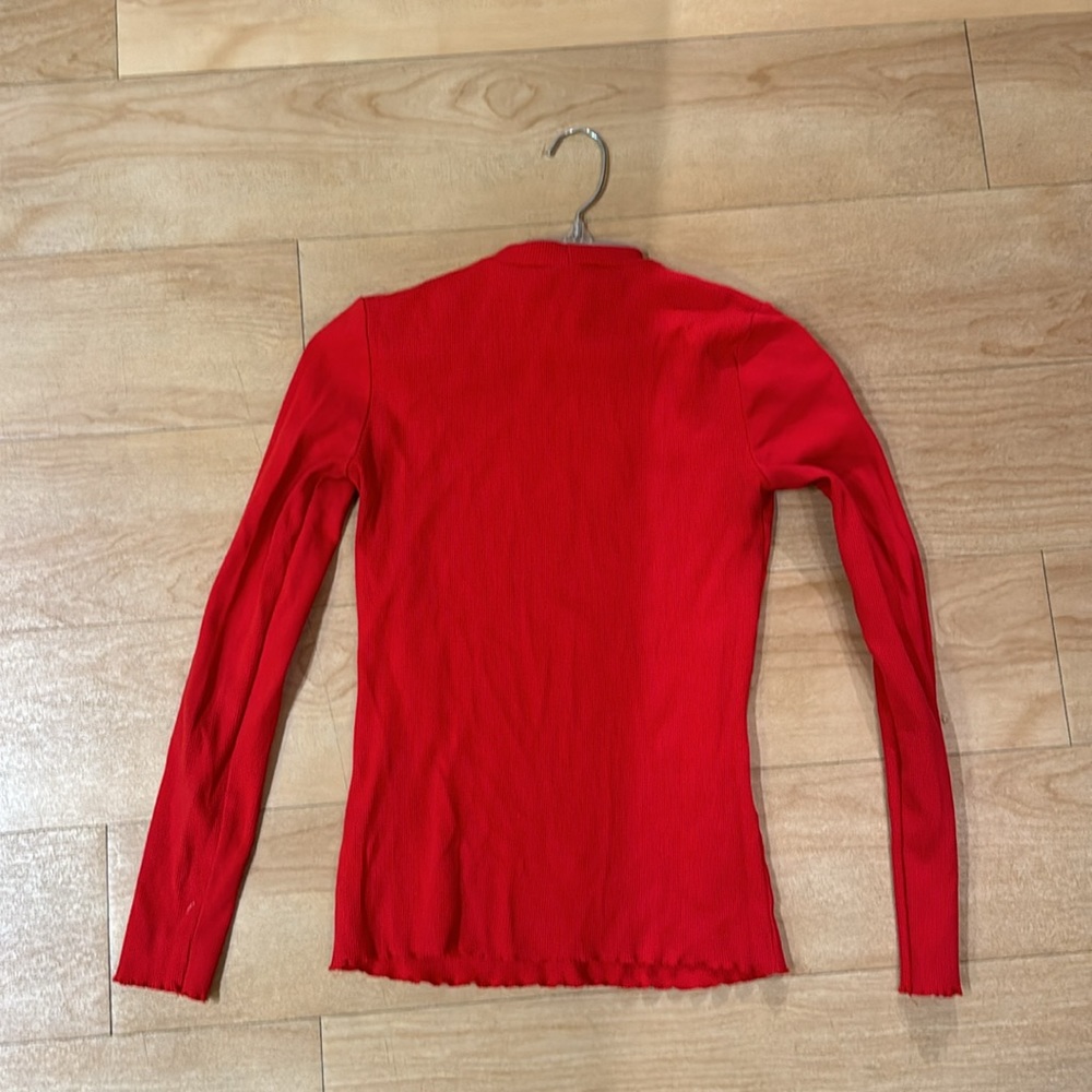 Red top - Picture 3 of 4